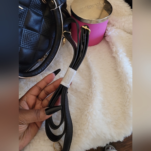 KK Quilted Handbag - Picture 4 of 7